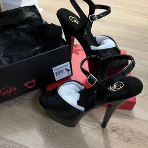 Pleasers size 8 heels